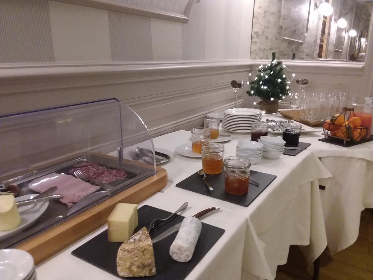 Hostellerie D'Heloise Logis Cluny Exteriör bild